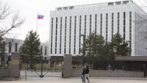 US expels 2 Russian diplomats after Moscow expelled American diplomats last month