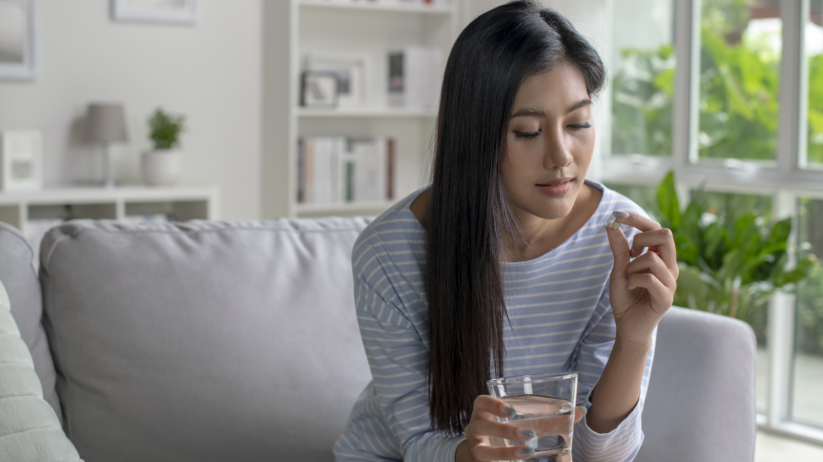 Taking Ibuprofen With This Popular Beverage Has An Unexpected Effect On Your Body