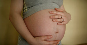 Teen Being pregnant Linked to Threat of Earlier Loss of life in Maturity, Examine Finds
