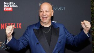 Robert Kraft 'loved' irreverent massage joke that sparked Tom Brady reaction, Jeff Ross says