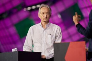 After Turning Down Elon Musk, A.I. Godfather Geoffrey Hinton Joins a Meta-Backed Startup