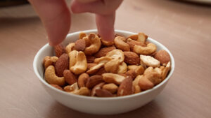 Can Cashews Help You Lose Weight? The Answer Isn't What You'd Expect