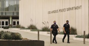 L.A. settles suit over photos of undercover officers