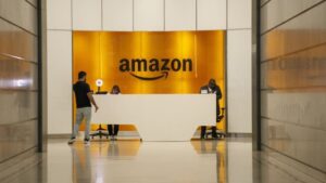 Amazon orders staff back to the office five days a week